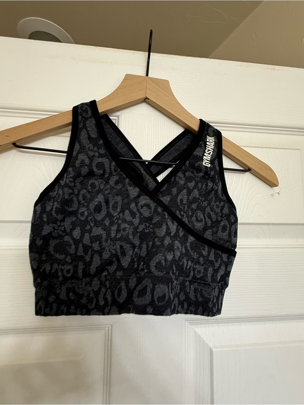 Gymshark Black Sports Bra with Subtle Jacquard Detail
